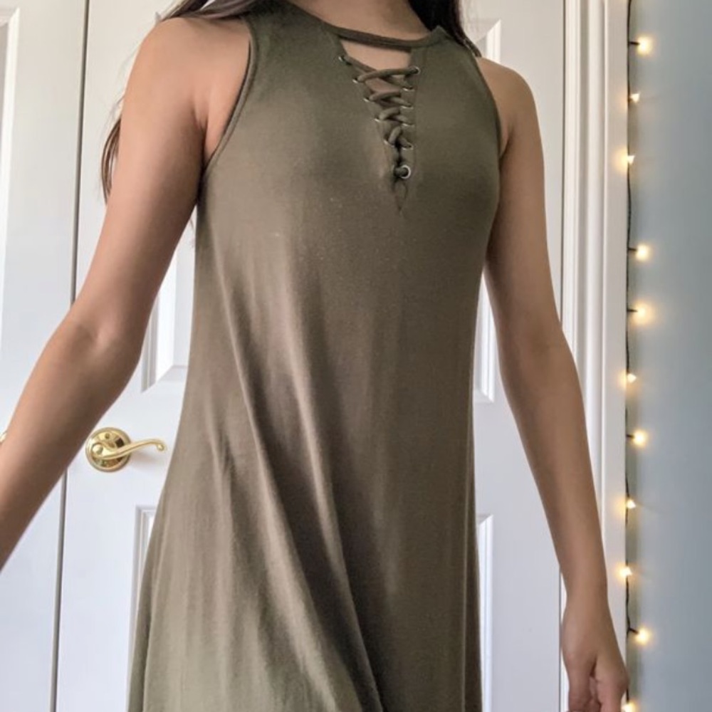 EXPRESS soft green flowy dress size xs